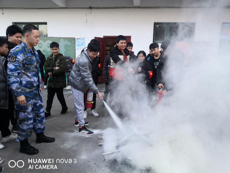 邵陽市華龍中學,邵陽中學教育,高中教育,師資雄厚,名優(yōu)教師